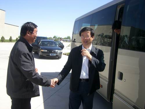 市委书记李建华等领导调研千赢国际种业先锋良种有限公司