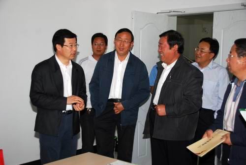 市委书记李建华等领导调研千赢国际种业先锋良种有限公司