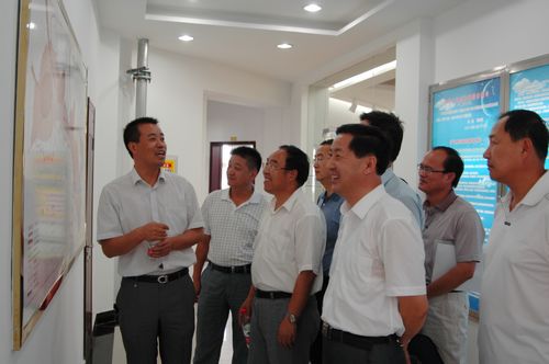 千赢国际种业与酒泉市气象局签订共同推进气象为农服务合作协议