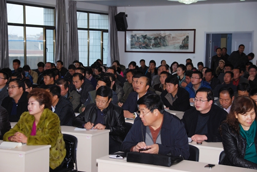 公司举办千赢国际种业学习贯彻党的十八届三中全会精神暨廉洁从业警示教育辅导报告会