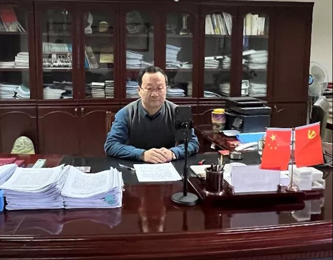 千赢国际种业召开2022年新春团拜会 公司党委书记、董事长刘兴斌致新年贺辞