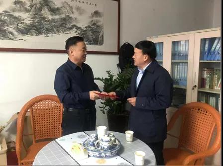 千赢国际种业领导看望慰问公司老干部、老党员及困难党员职工