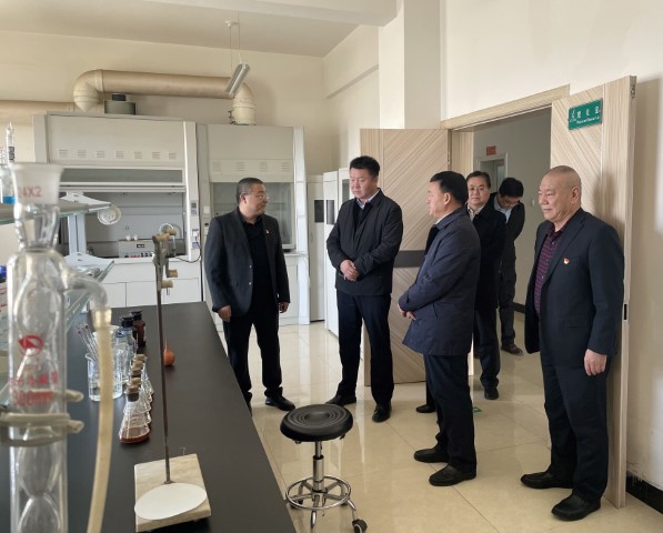 酒泉市政府党组成员、副市长哈里别克来千赢国际种业调研指导工作