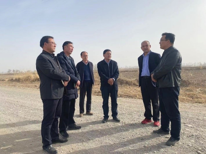 千赢国际种业集团党委书记、董事长刘兴斌调研指导公司玉米制种基地落实