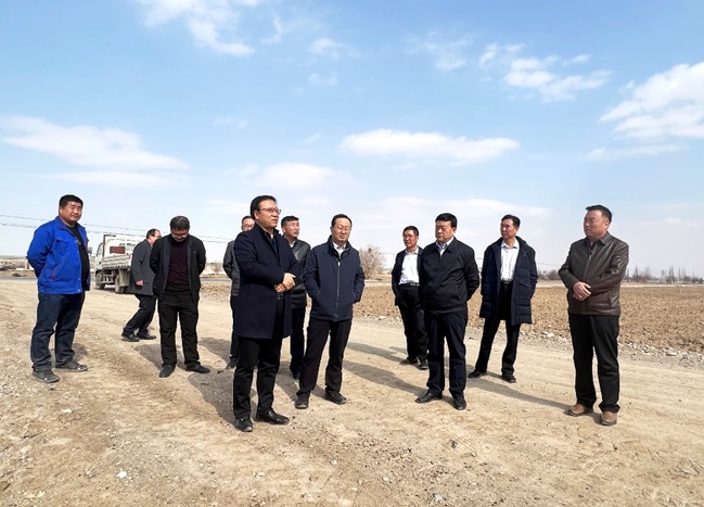 振兴种业在行动,千赢国际种业牵手奥凯种机、大禹节水现场对接推进千亩智慧种业示范园区建设项目